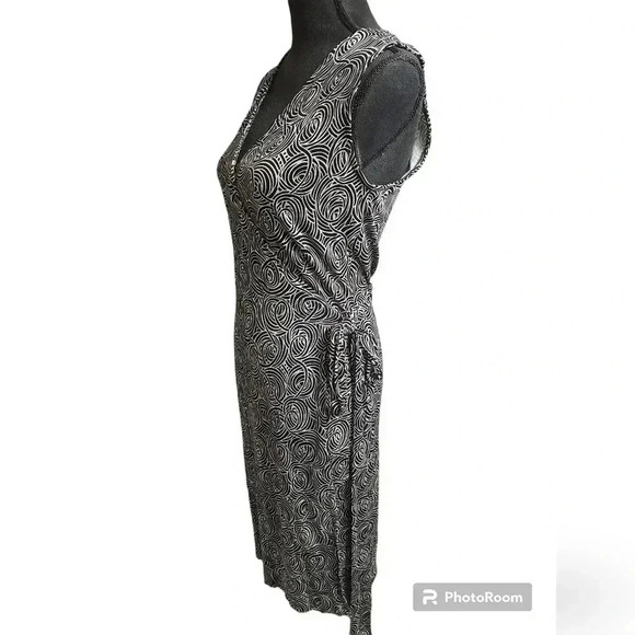Diane Von Furstenberg sleeveless silk jersey wrap dress - Picture 2 of 4
